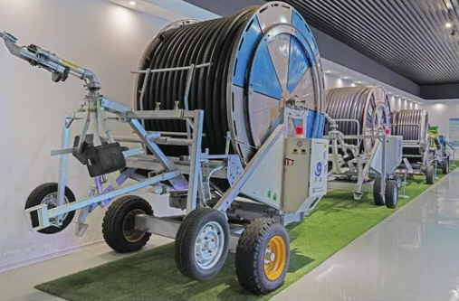IoTコアモーターとポンプを搭載した金属製農業用スプリンクラ - Farming In Agriculture のレビューと価格